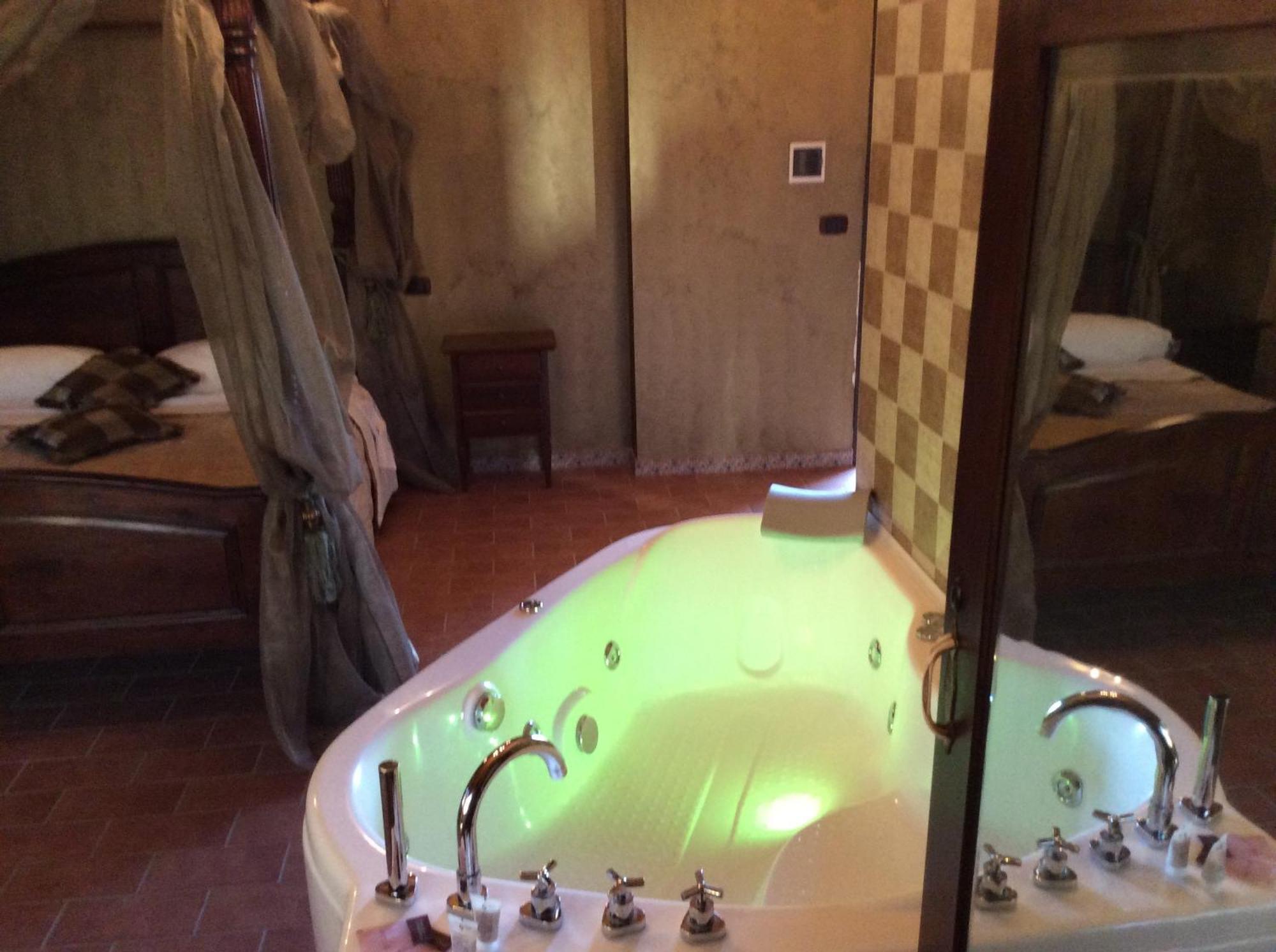 Hotel Il Feudo Dei Pierleoni Celano Rom bilde